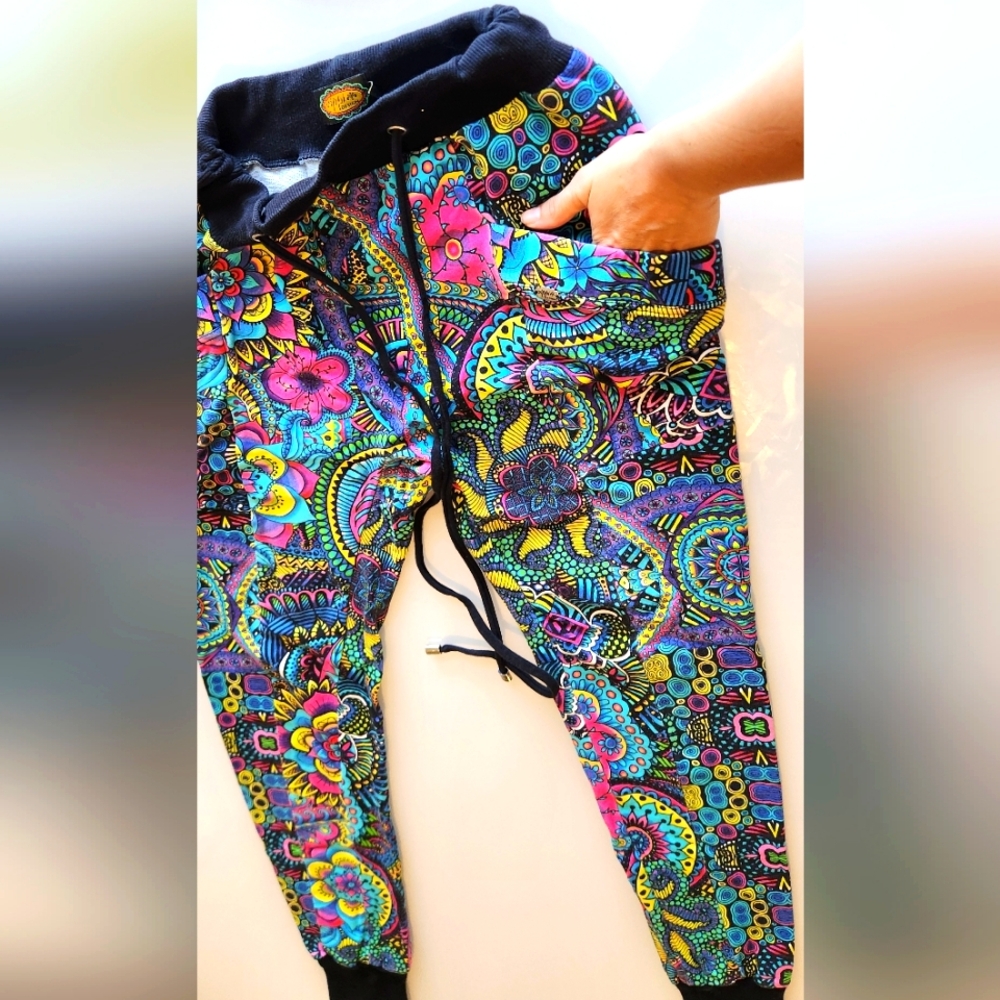 Vippi Design stylish sweats